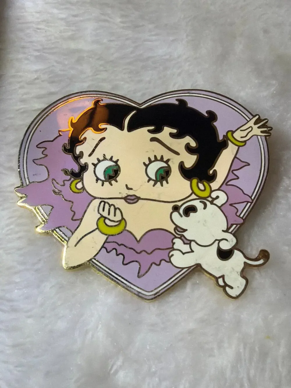 Vintage 2011 Betty Boop Pudgy Dog Heart Enamel Brooch Pin KFS Hearst
